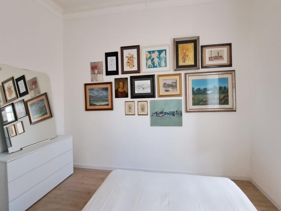 Bed, Decorative detail, Bedroom