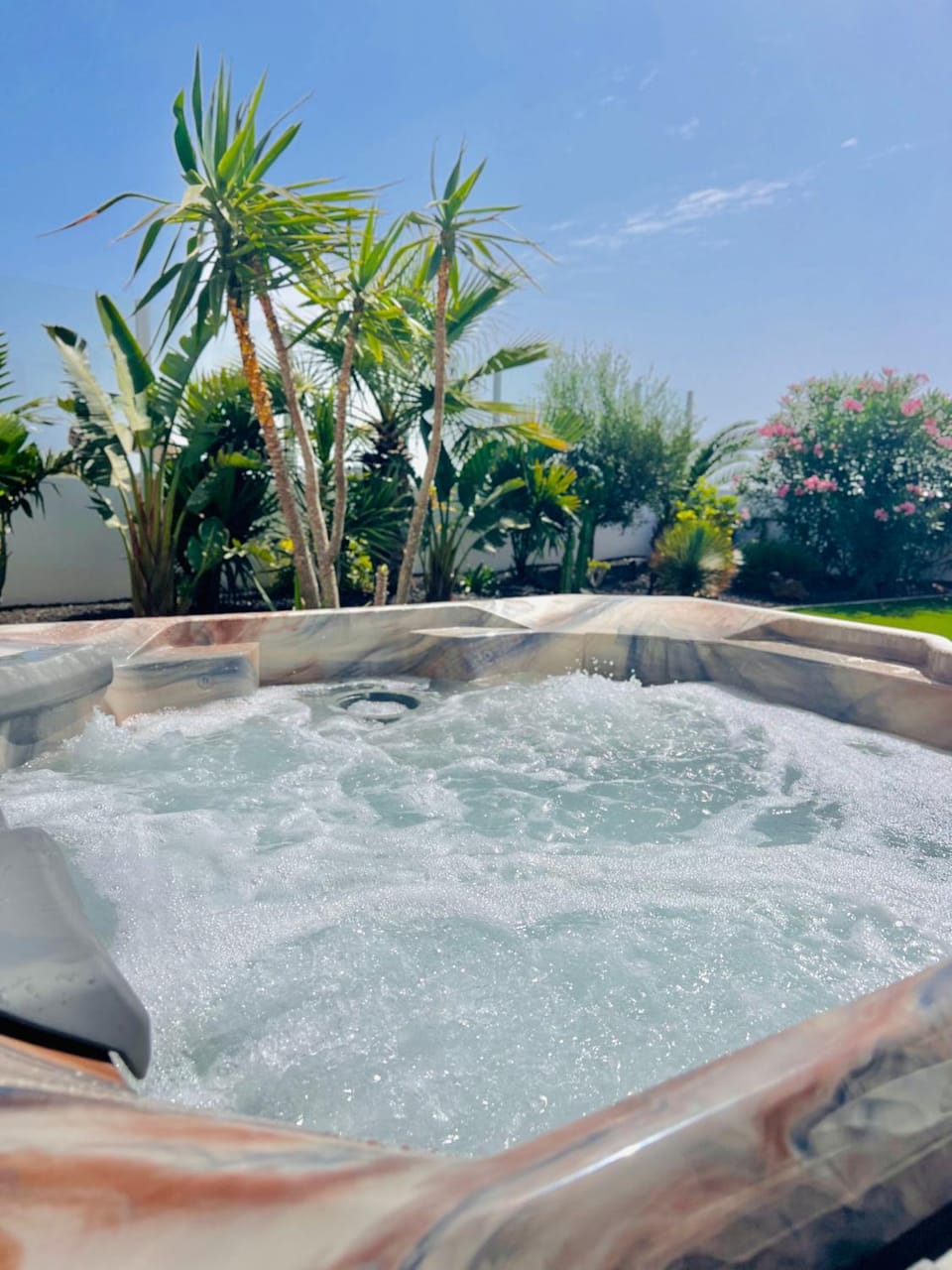 Garden, Hot Tub, Hot Tub