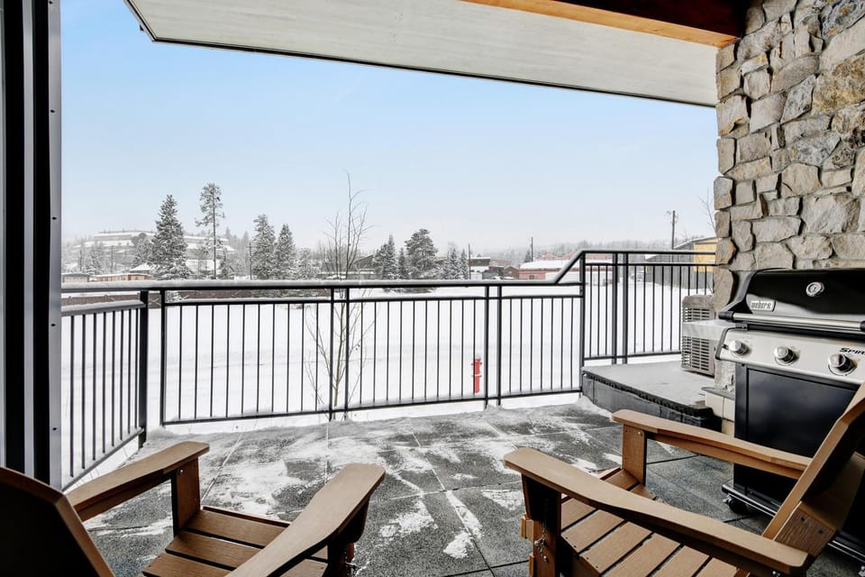 Balcony/Terrace, Mountain view