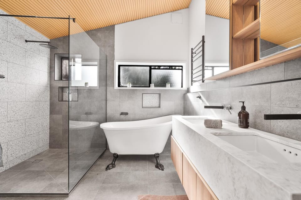 Shower, Toilet, Bathroom, Bath