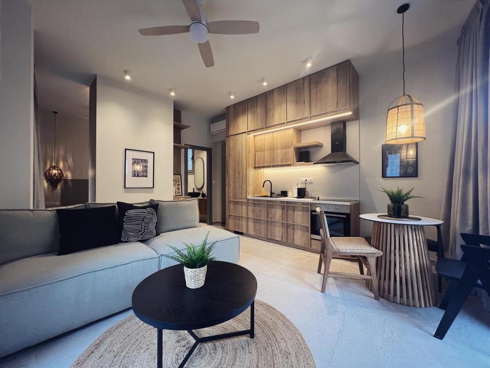 Living room, Dining area, fireplace