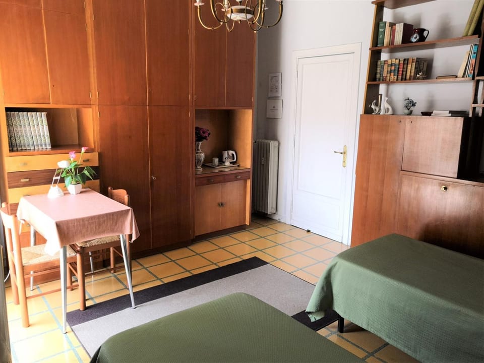 Bedroom, wardrobe
