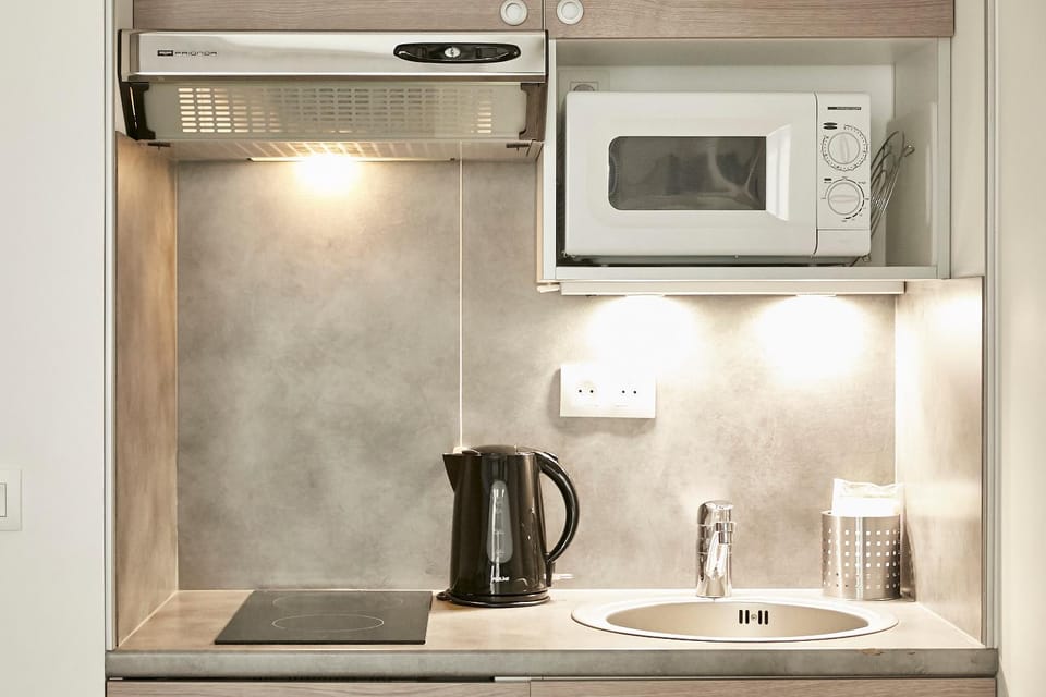 Kitchen or kitchenette