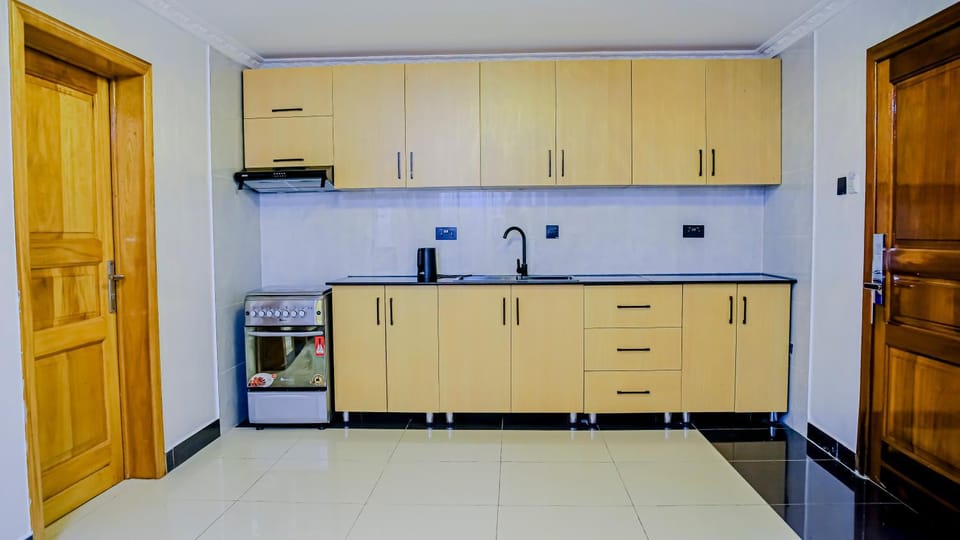 Kitchen or kitchenette, oven