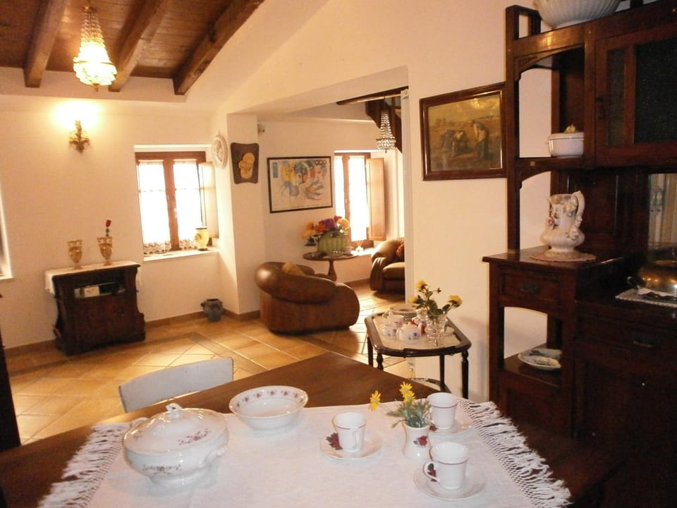 Living room, Dining area