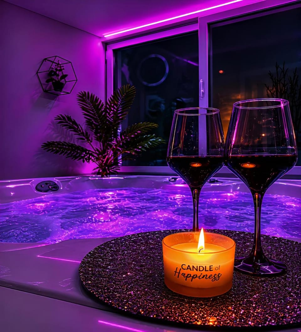 Luxor - Private Jacuzzi Boulevard Suites Apartment in Sibiu
