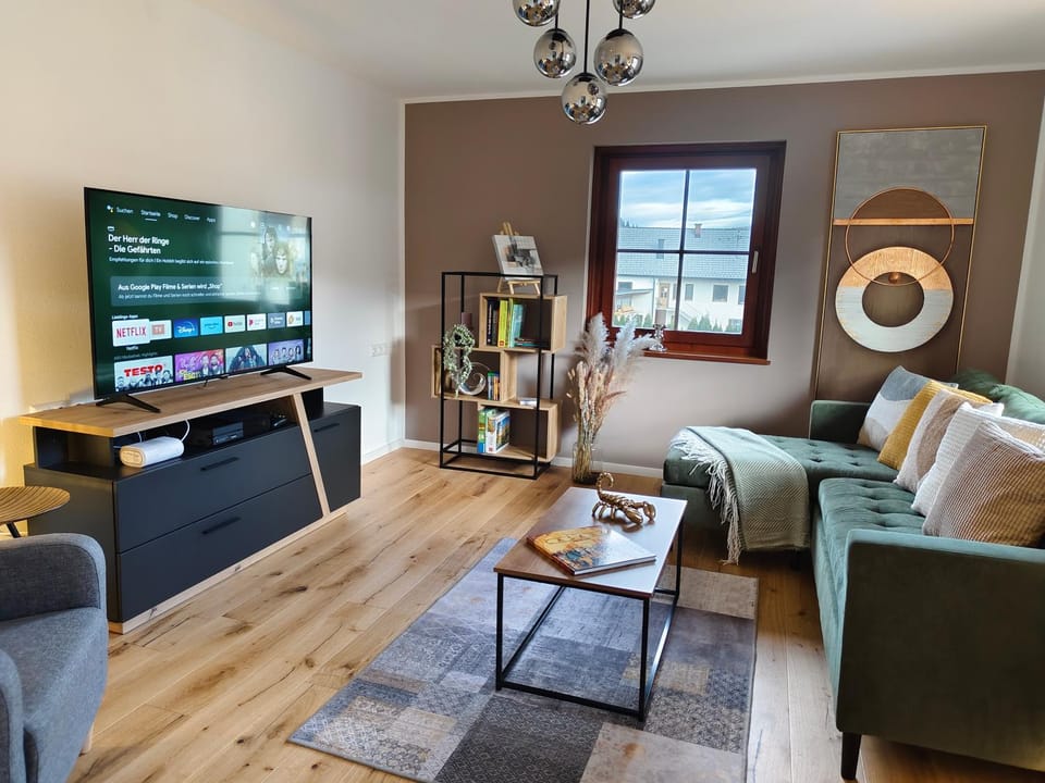 TV and multimedia, Living room, Seating area