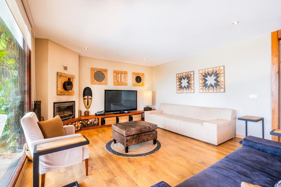Communal lounge/ TV room, Living room