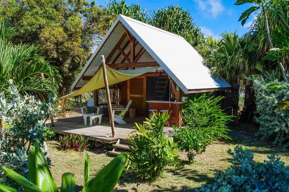 Property building, Day, Garden, Garden view