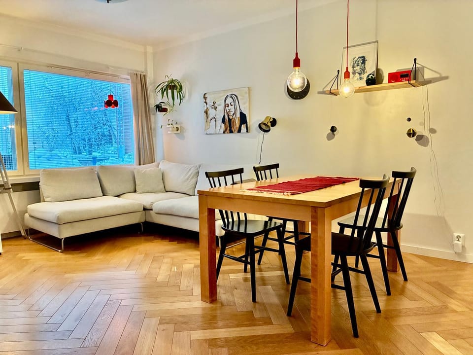 Living room, Seating area, Dining area