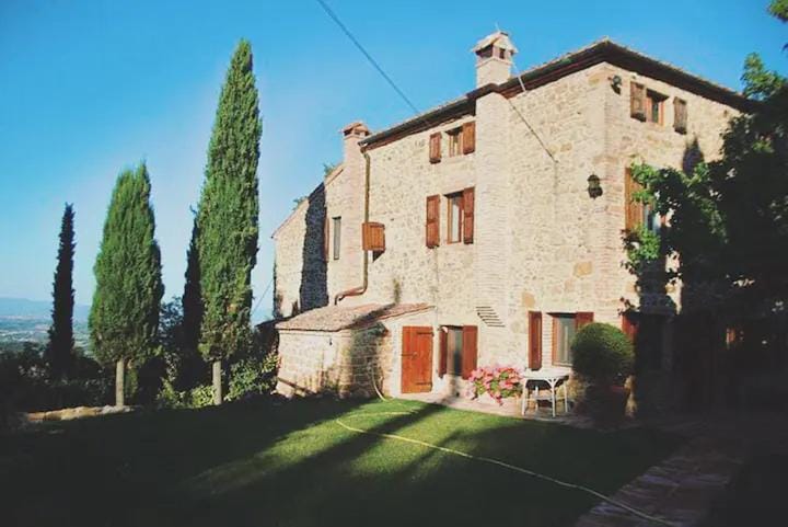 Property building, Day