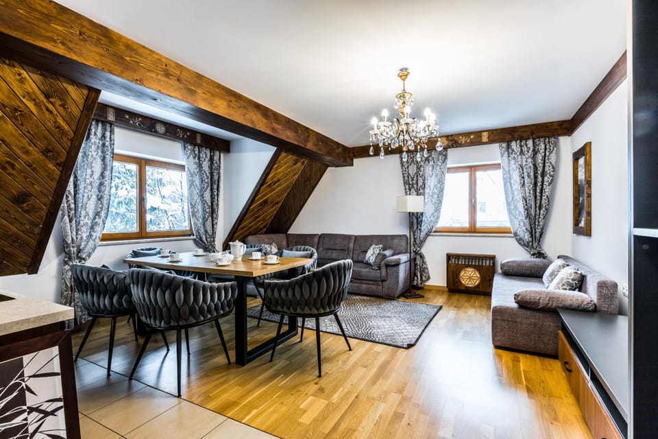 Living room, Seating area, Dining area
