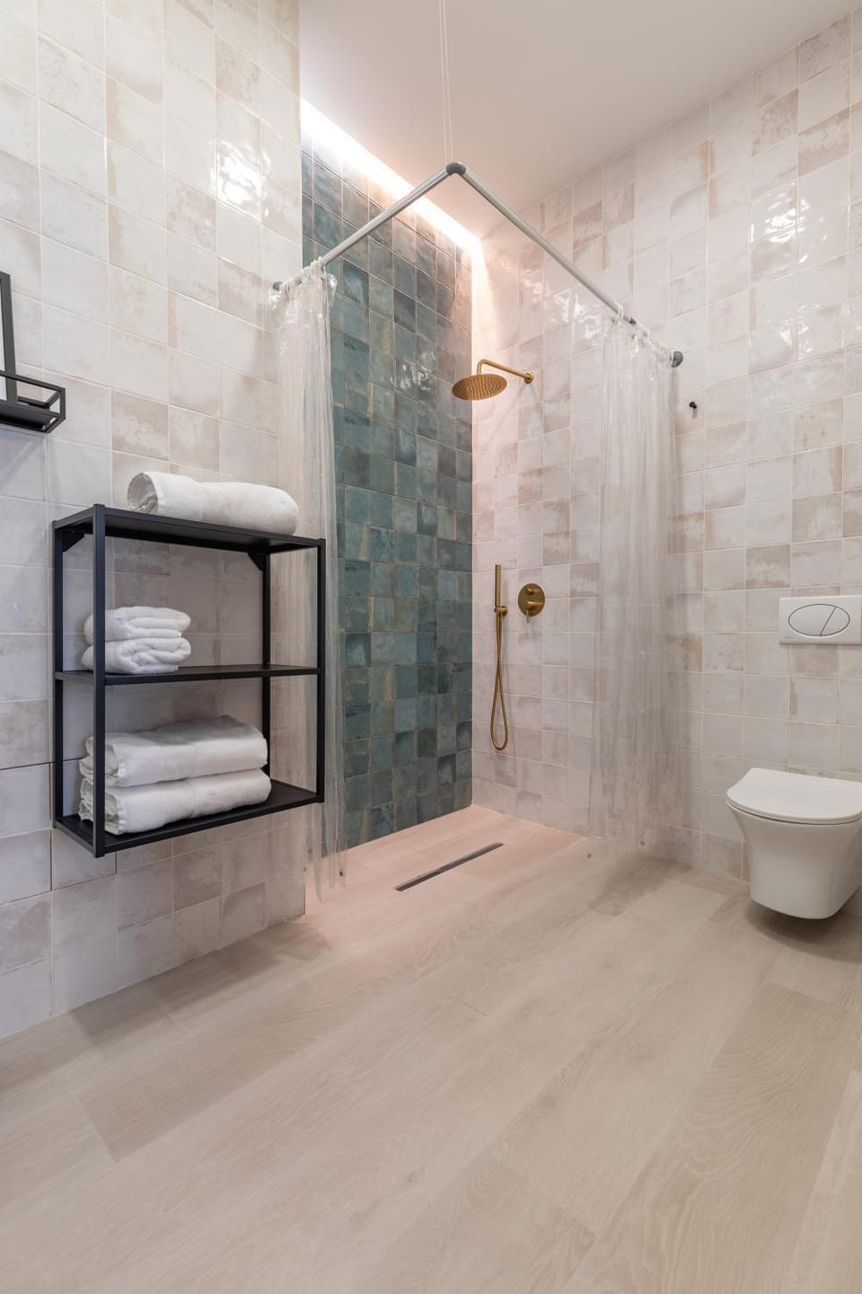 Shower, Toilet, Bathroom, Facility for disabled guests, towels