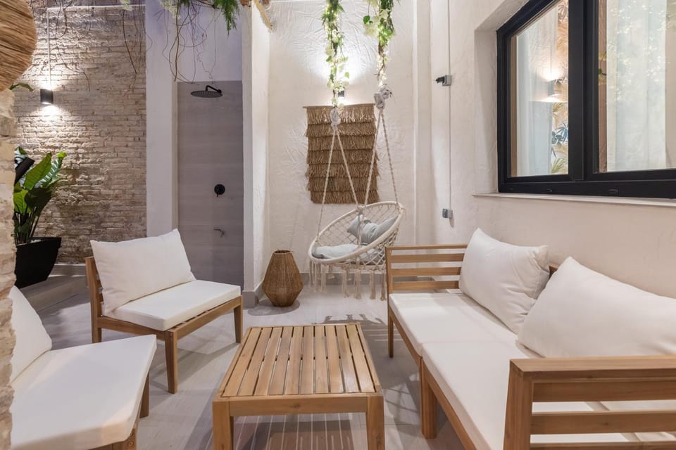 Off site, Balcony/Terrace