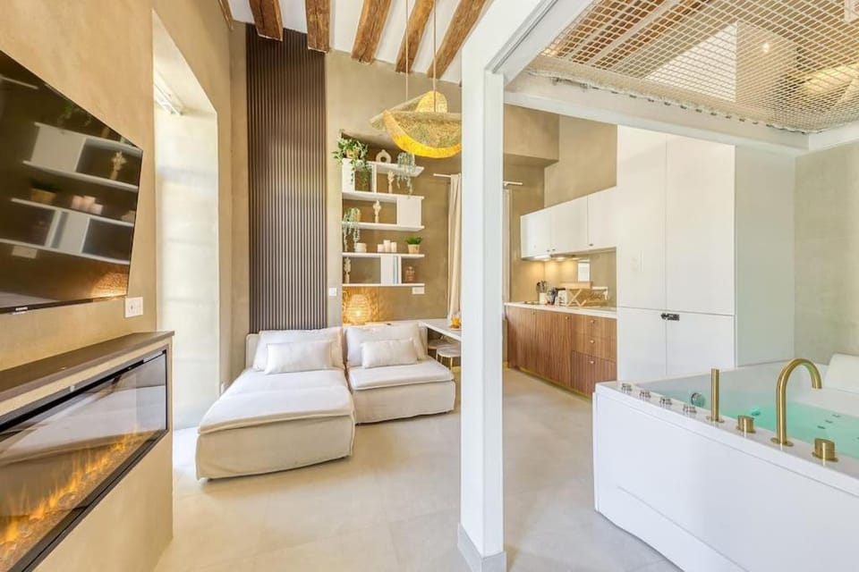 Kitchen or kitchenette, Living room, Bath