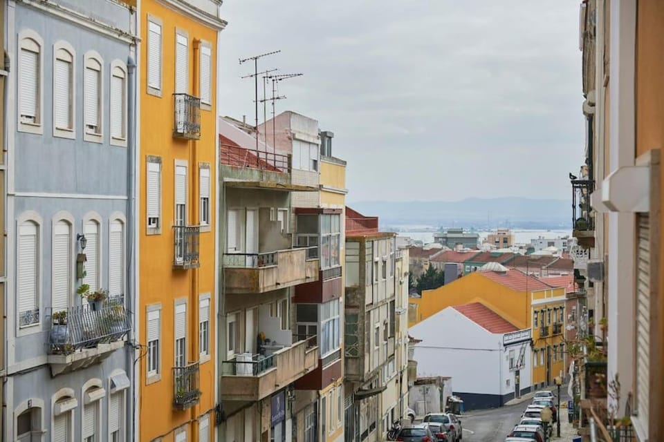 Charming 2-Bedroom Apartment for an Authentic Lisbon Experience Apartment in Lisbon