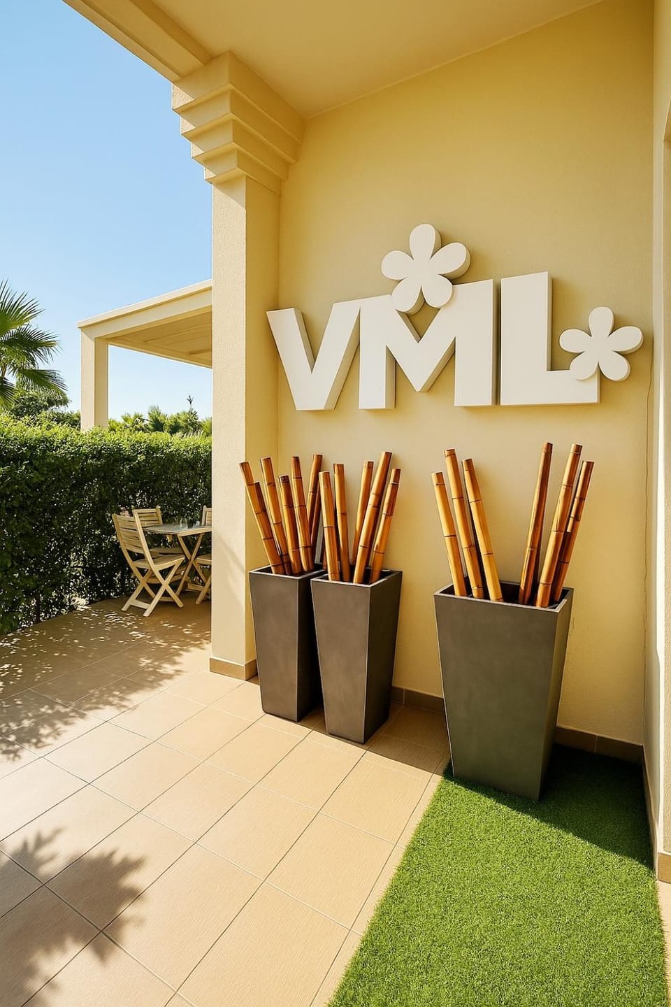 Day, Property logo or sign, Logo/Certificate/Sign, Text overlay