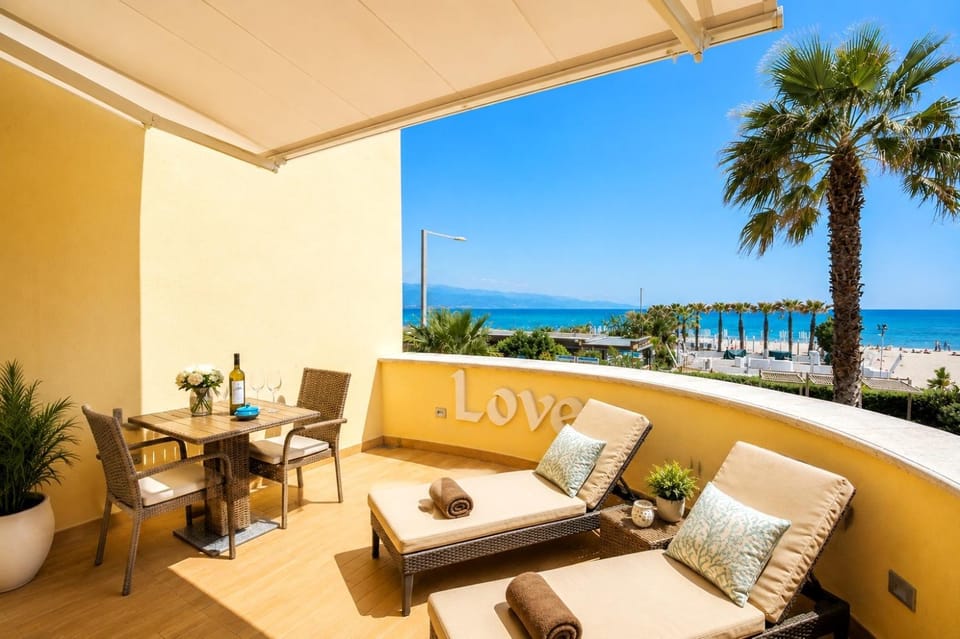 View (from property/room), Balcony/Terrace, Sea view