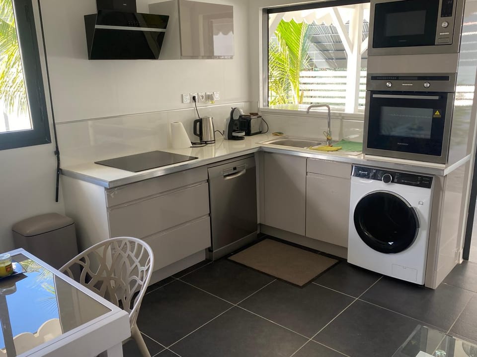 Coffee/tea facilities, dishwasher, pet friendly, stove, toaster, washing machine, dryer