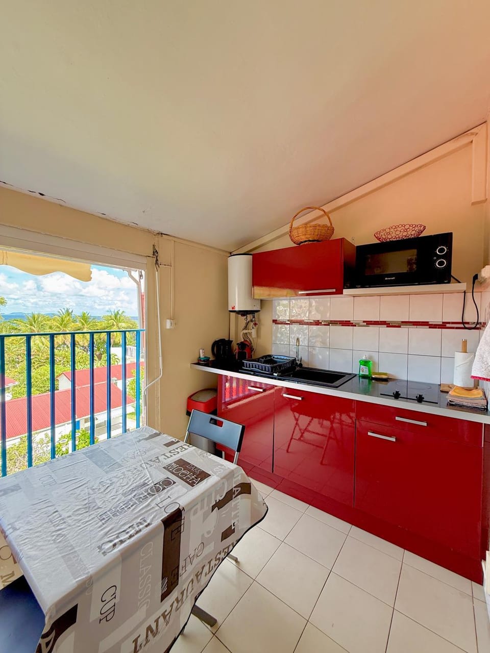 coquet studio équipé à 25 mètre de la plage Apartment in Le Diamant