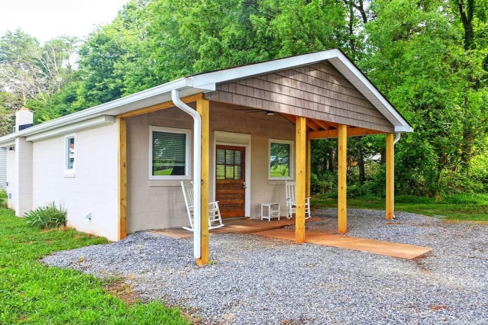 Property building, Day