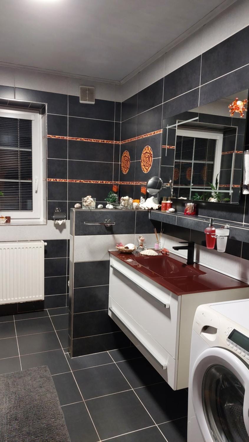 Bathroom, washing machine