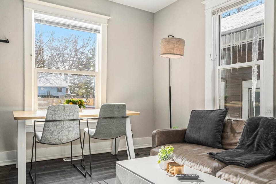 The Metropolitan Manor-New Corporate Apt Downtown Apartment in Grand Rapids
