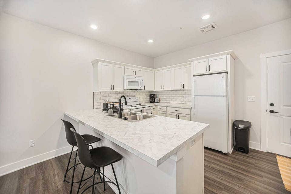 The Urban Oasis -Brand New Corporate Apt Downtown Apartment in Grand Rapids