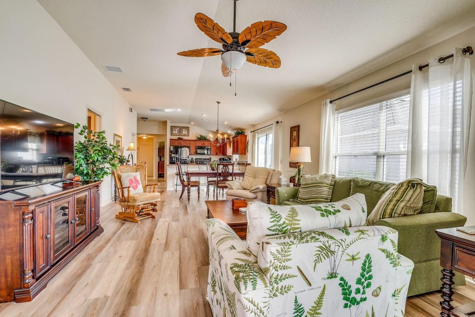 Screened Lanai & Grill: Home in The Villages House in The Villages