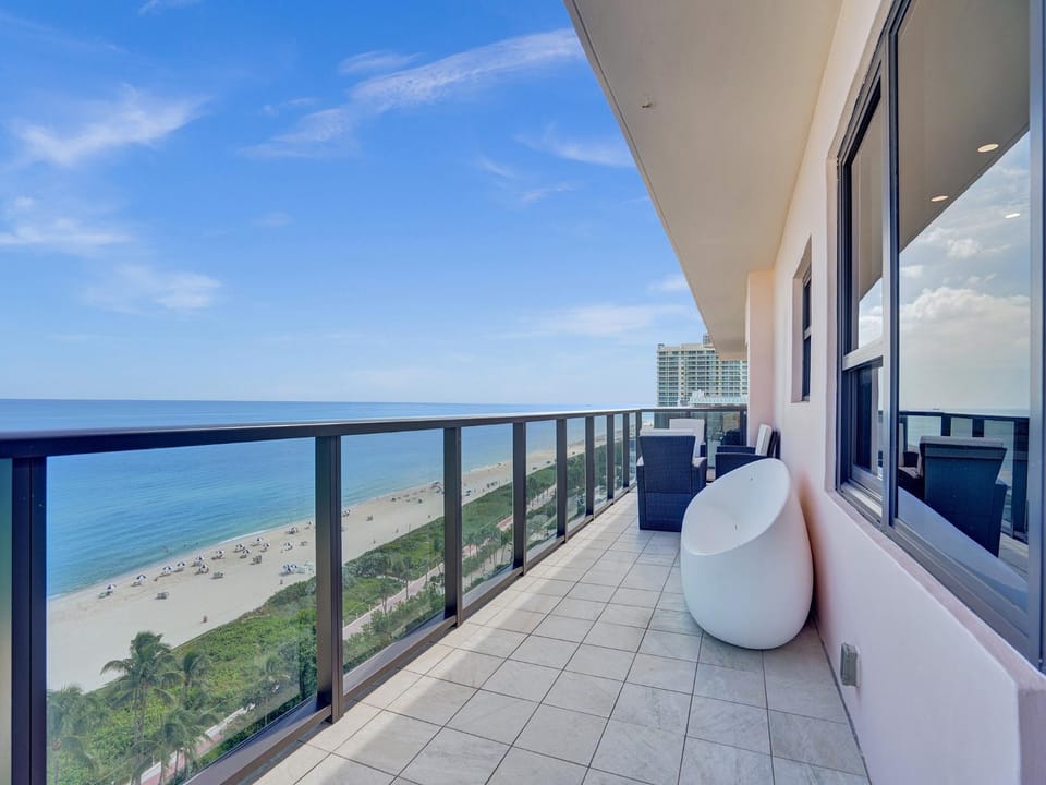 View (from property/room), Balcony/Terrace, Sea view