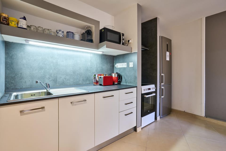 Coffee/tea facilities, Kitchen or kitchenette, minibar, pet friendly, stove, toaster