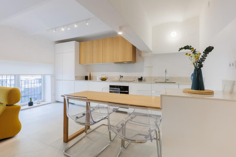 Kitchen or kitchenette, Seating area, Dining area, dishwasher, pet friendly, stove, toaster, washing machine, kitchen