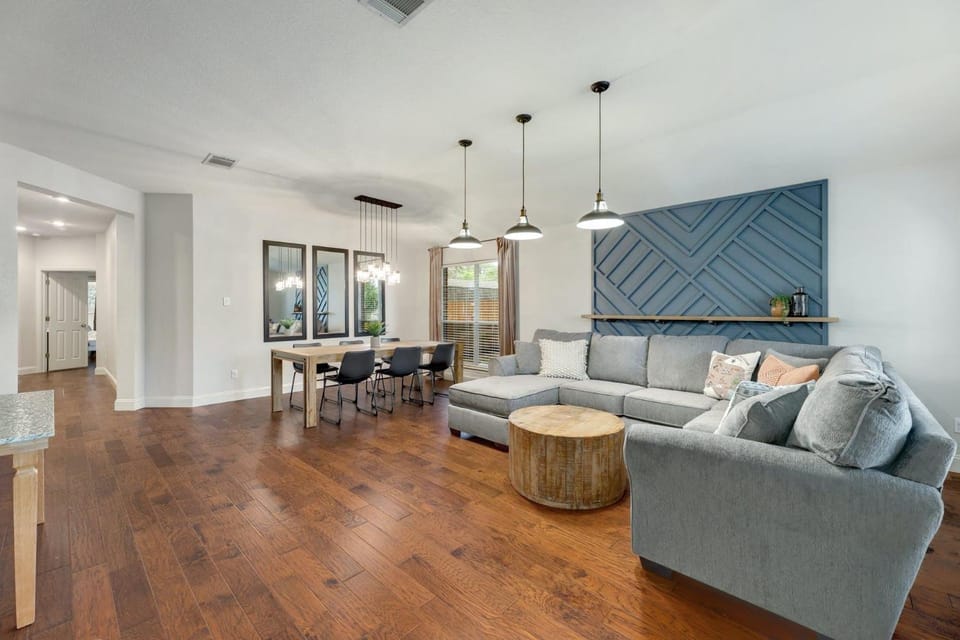 Jollyville Jewel House in Jollyville