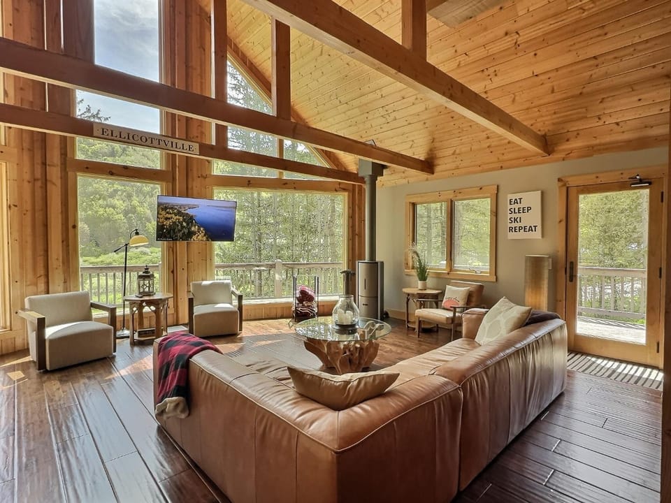 Hot Tub & Fire Pit~The Pines Chalet Chalet in Cattaraugus