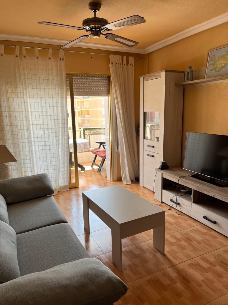 TV and multimedia, Living room, Seating area, Evening entertainment