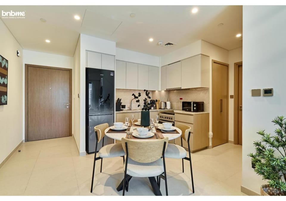 Dining area, pet friendly, kitchen
