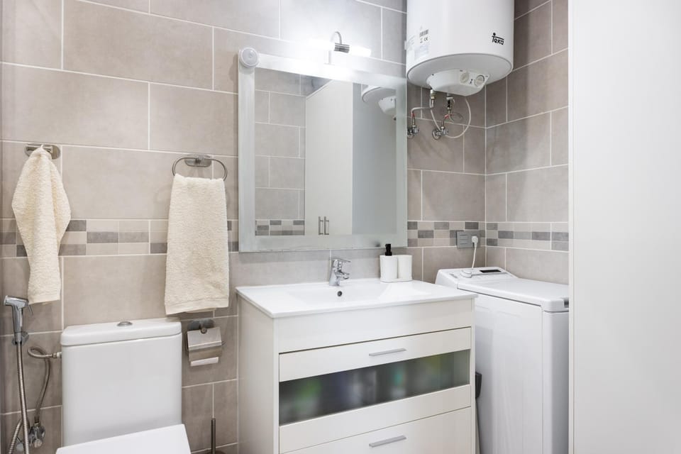 Bathroom, towels