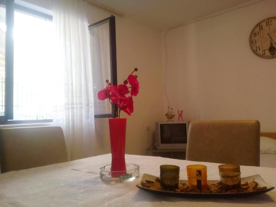 Nearby landmark, Restaurant/places to eat, Children play ground, Fishing, Garden, Balcony/Terrace, Fitness centre/facilities, Beach, Beach, Hiking, Cycling, Diving, Mountain view, Sea view, Street view, Supermarket/grocery shop, Shopping Area, Family