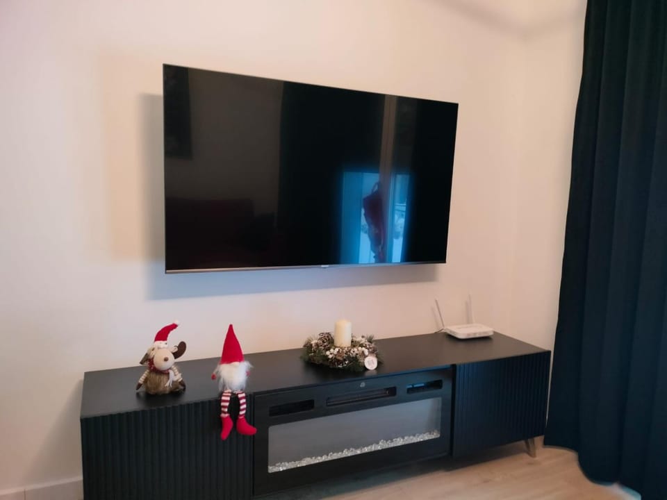 TV and multimedia, Evening entertainment