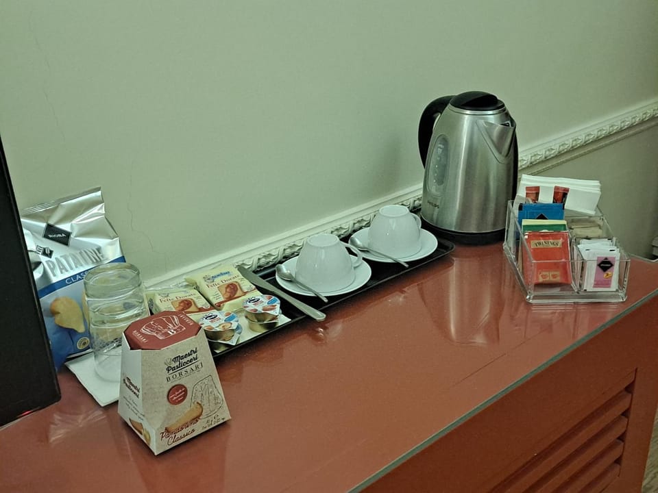 Coffee/tea facilities, Internal: Not applicable to any particular room