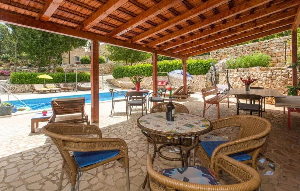 Seating area, Dining area, Pool view, Swimming pool, sunbed