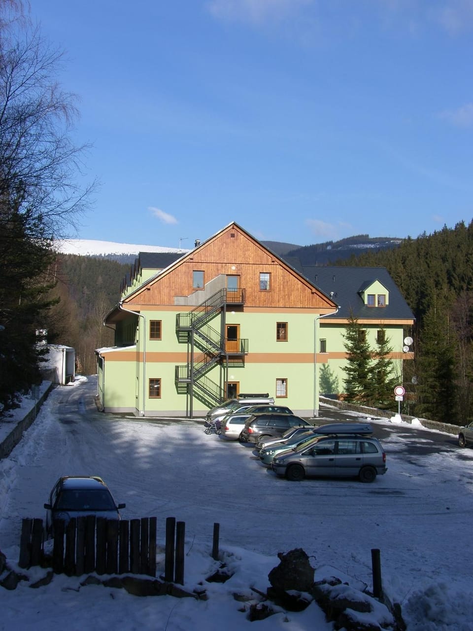 Facade/entrance