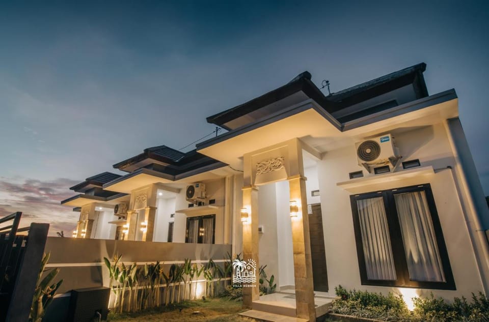 Property building, Night, Balcony/Terrace, Parking