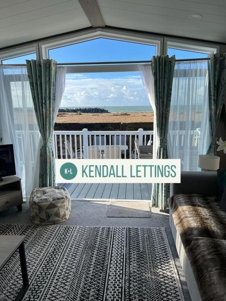 Sea View Lodge House in Selsey