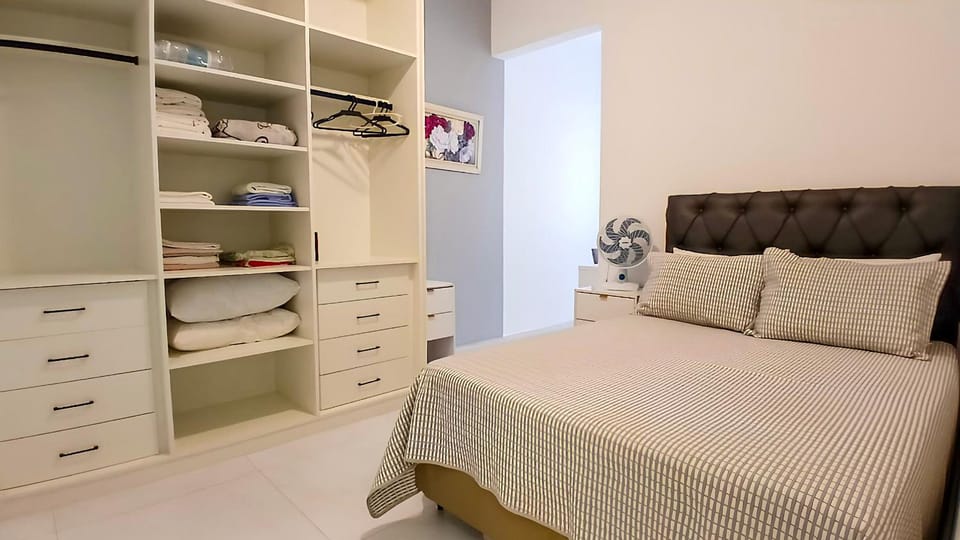 Bed, Bedroom, locker
