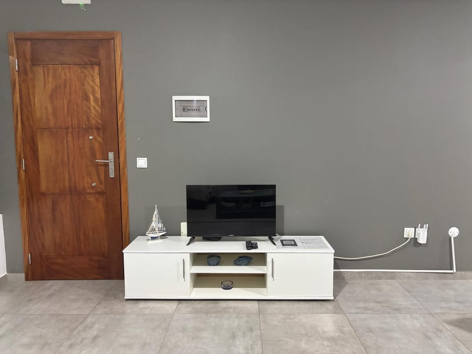 Communal lounge/ TV room, TV and multimedia, Evening entertainment