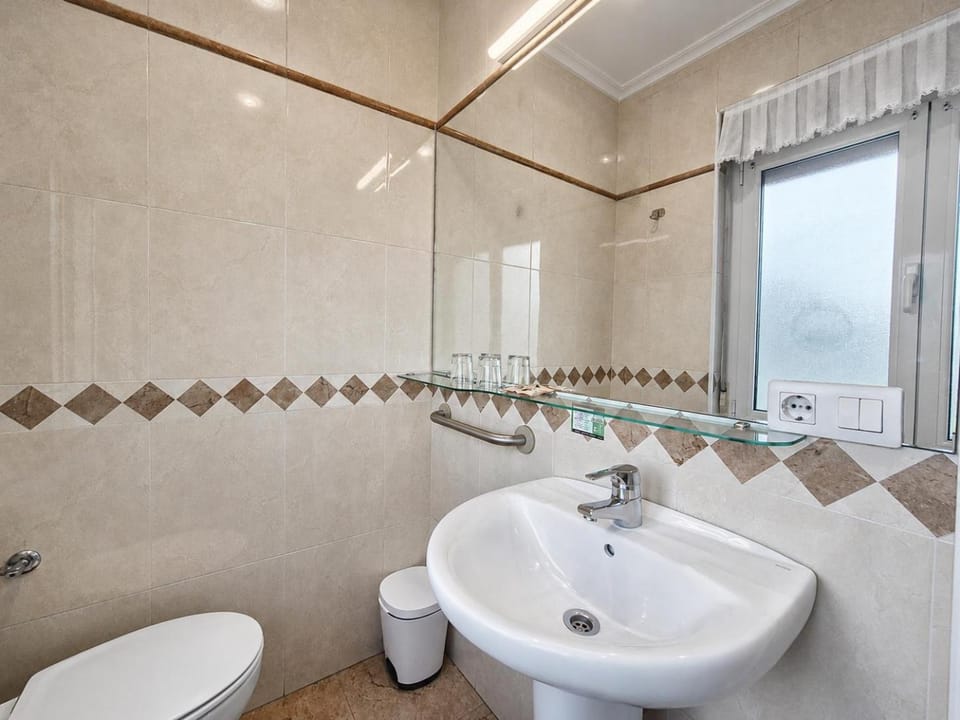 Hosteria El Capricho by R2R Consulting Bed and Breakfast in Cantabria