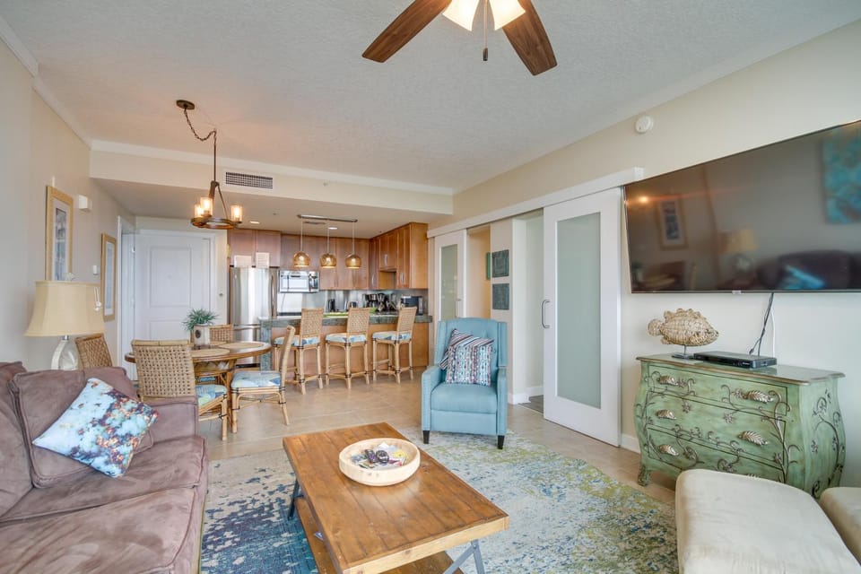 Resort-Style Biloxi Condo: Walk to the Beach! House in Biloxi