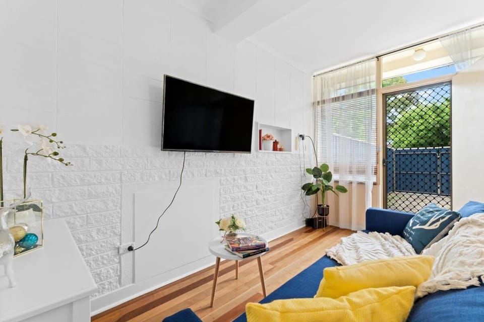 Renovated 1BR Unit CBD Parking Wi-Fi South Tce Apartment in Adelaide