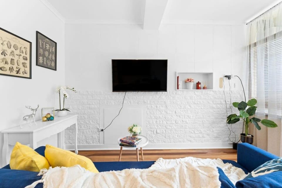 Renovated 1BR Unit CBD Parking Wi-Fi South Tce Apartment in Adelaide